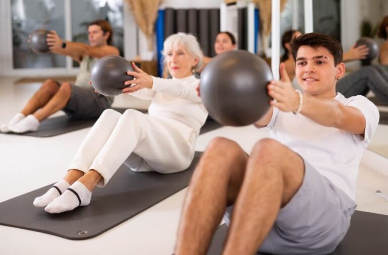 Pilates dla kobiet i mężczyzn – czy to trening dla każdego?